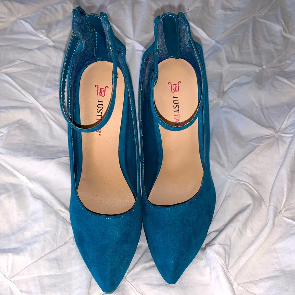 💙 Five inch suede blue stiletto heels
